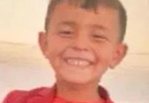 ‎16.7.25‏ אל אסדאא, חאן יונס: מחמד חוסיין חסן חיג׳אזי,.בן 5