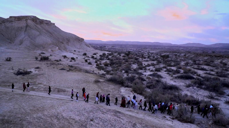 PW-walk-peace-retreat-photo-aviv-netzer.jpg
